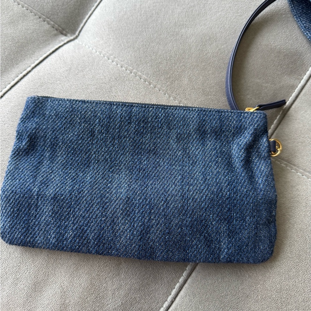 New and Never Used 2 Tone Denim Chanel Shopping tote ( large ) - Picture 9 of 14